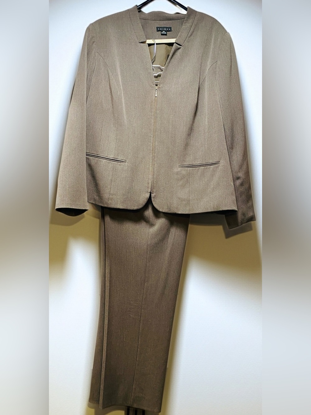 TRIBAL-Size 18W-2 Piece Lined Suit, Zip Up Blazer With Matching Pants, NBWT